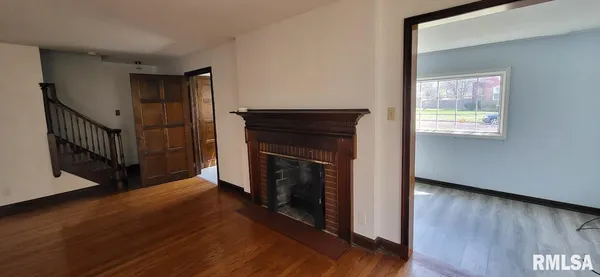 $155,000 | 1398 North Cherry Street, Galesburg, IL 61401