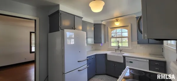 $155,000 | 1398 North Cherry Street, Galesburg, IL 61401