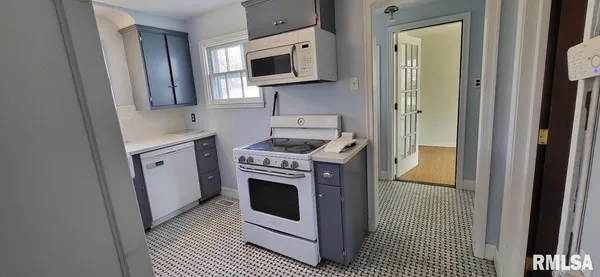 $155,000 | 1398 North Cherry Street, Galesburg, IL 61401