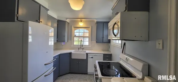 $155,000 | 1398 North Cherry Street, Galesburg, IL 61401