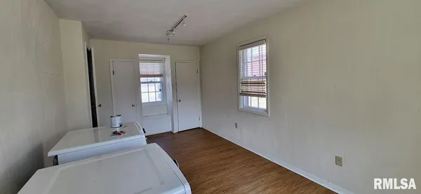 $155,000 | 1398 North Cherry Street, Galesburg, IL 61401