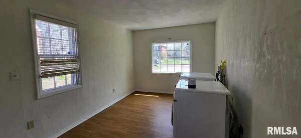 $155,000 | 1398 North Cherry Street, Galesburg, IL 61401