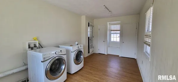 $155,000 | 1398 North Cherry Street, Galesburg, IL 61401