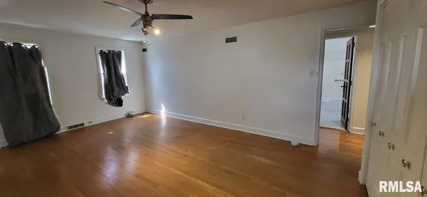 $155,000 | 1398 North Cherry Street, Galesburg, IL 61401