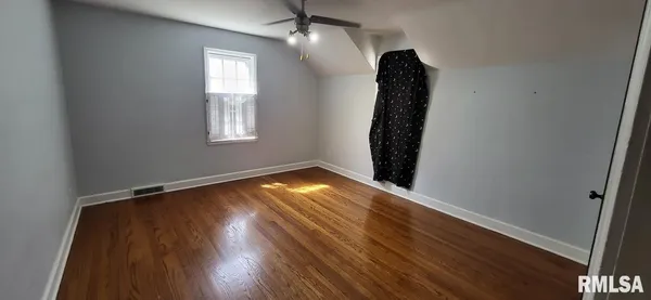 $155,000 | 1398 North Cherry Street, Galesburg, IL 61401