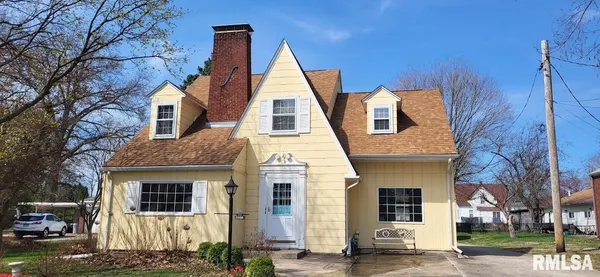 $155,000 | 1398 North Cherry Street, Galesburg, IL 61401