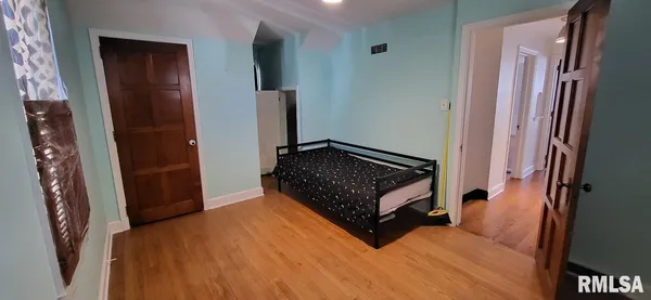 $155,000 | 1398 North Cherry Street, Galesburg, IL 61401