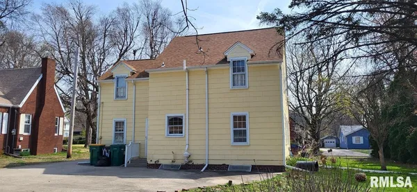 $155,000 | 1398 North Cherry Street, Galesburg, IL 61401