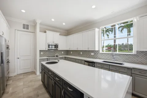 $1,400,000 | 11788 Knightsbridge Place, Wellington, FL 33449