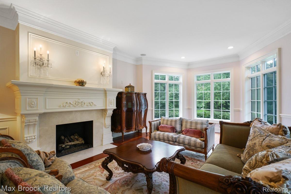 372 Barden Road Bloomfield Hills, MI 48304 - Photo 19 of 52 DSC07575.jpg