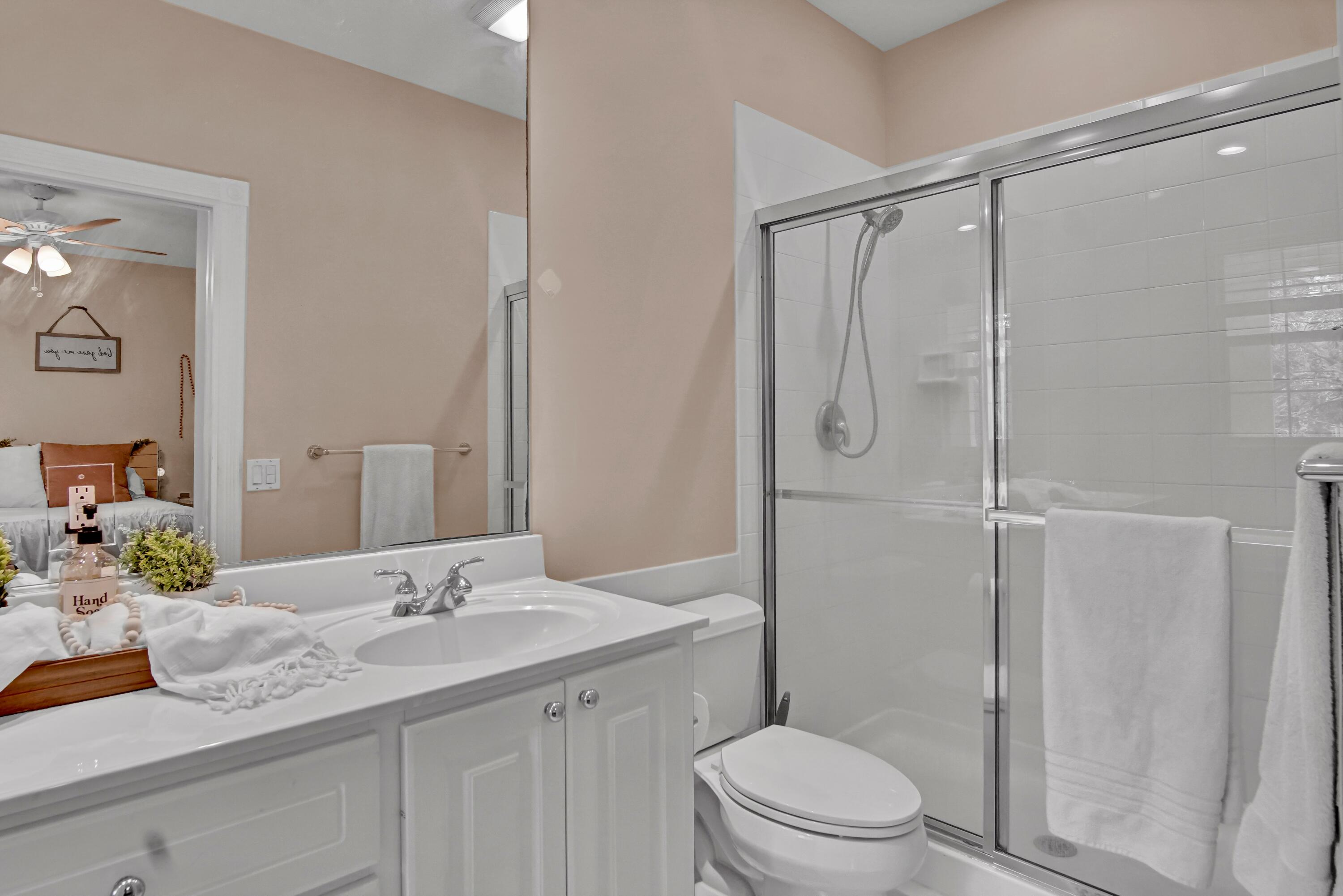 3232 West Community Drive Jupiter, FL 33458 - Photo 24 of 51 Main Bathroom Shower