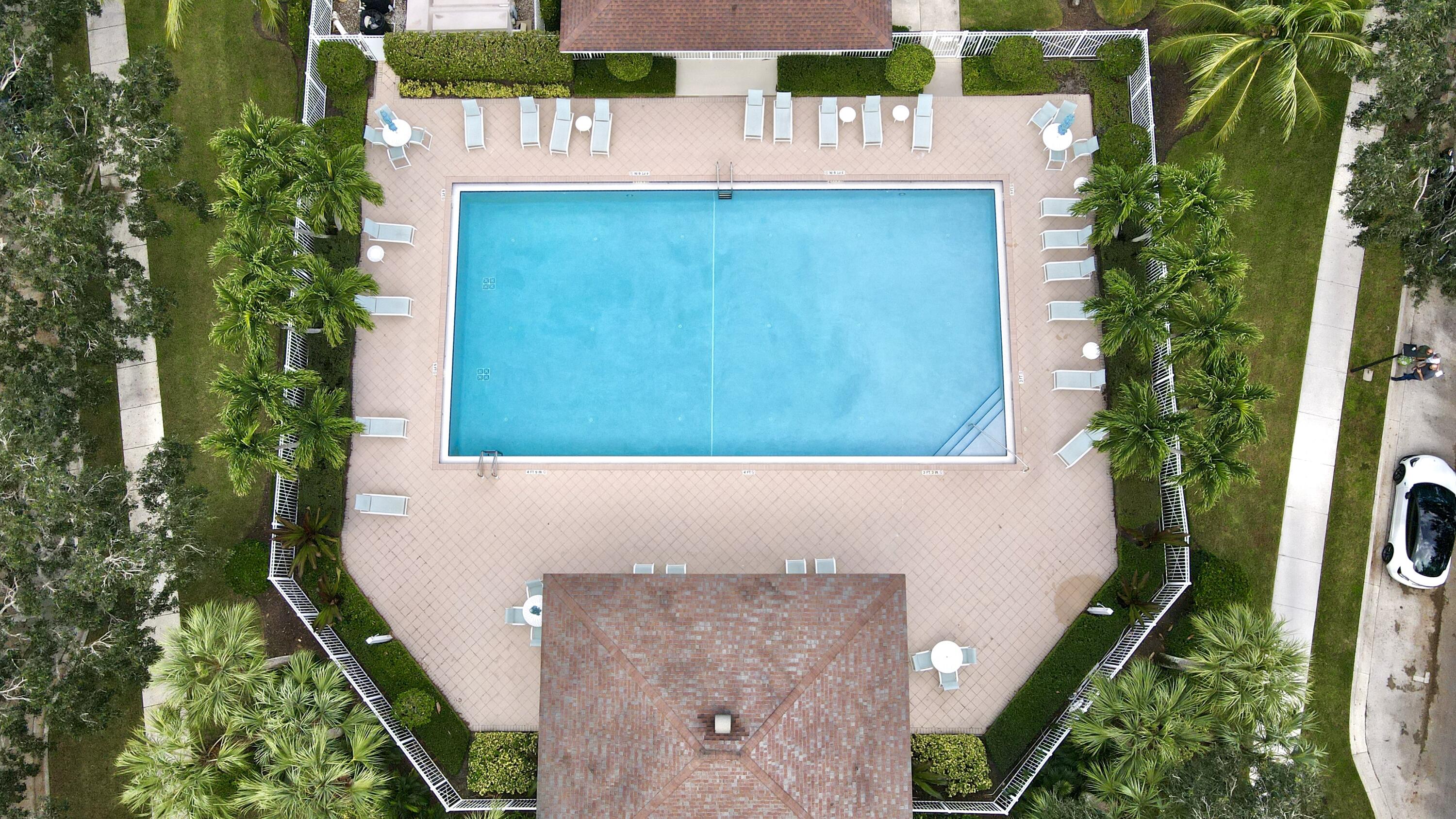3232 West Community Drive Jupiter, FL 33458 - Photo 46 of 51 Birds eye view Pool