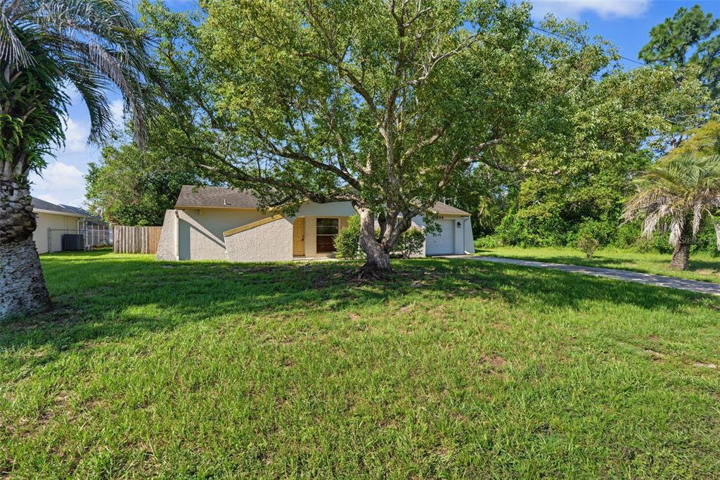 10394 Upton Street Spring Hill, FL 34608 - Photo 5 of 32 Gallery Image 5
