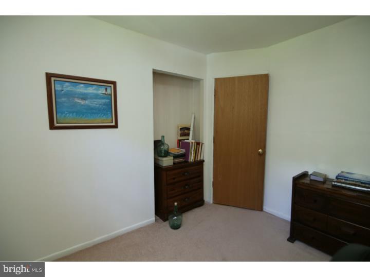 79 Cooper Avenue Delran, NJ 08057 - Photo 15 of 20 Office / Study