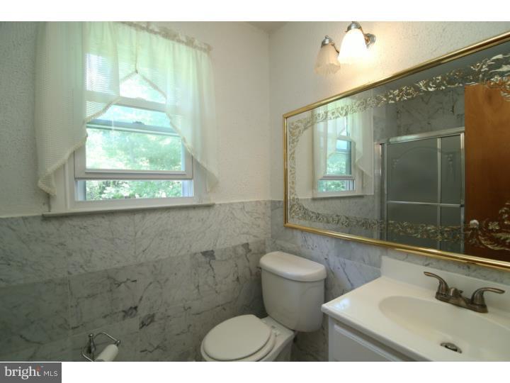 79 Cooper Avenue Delran, NJ 08057 - Photo 16 of 20 Bathroom