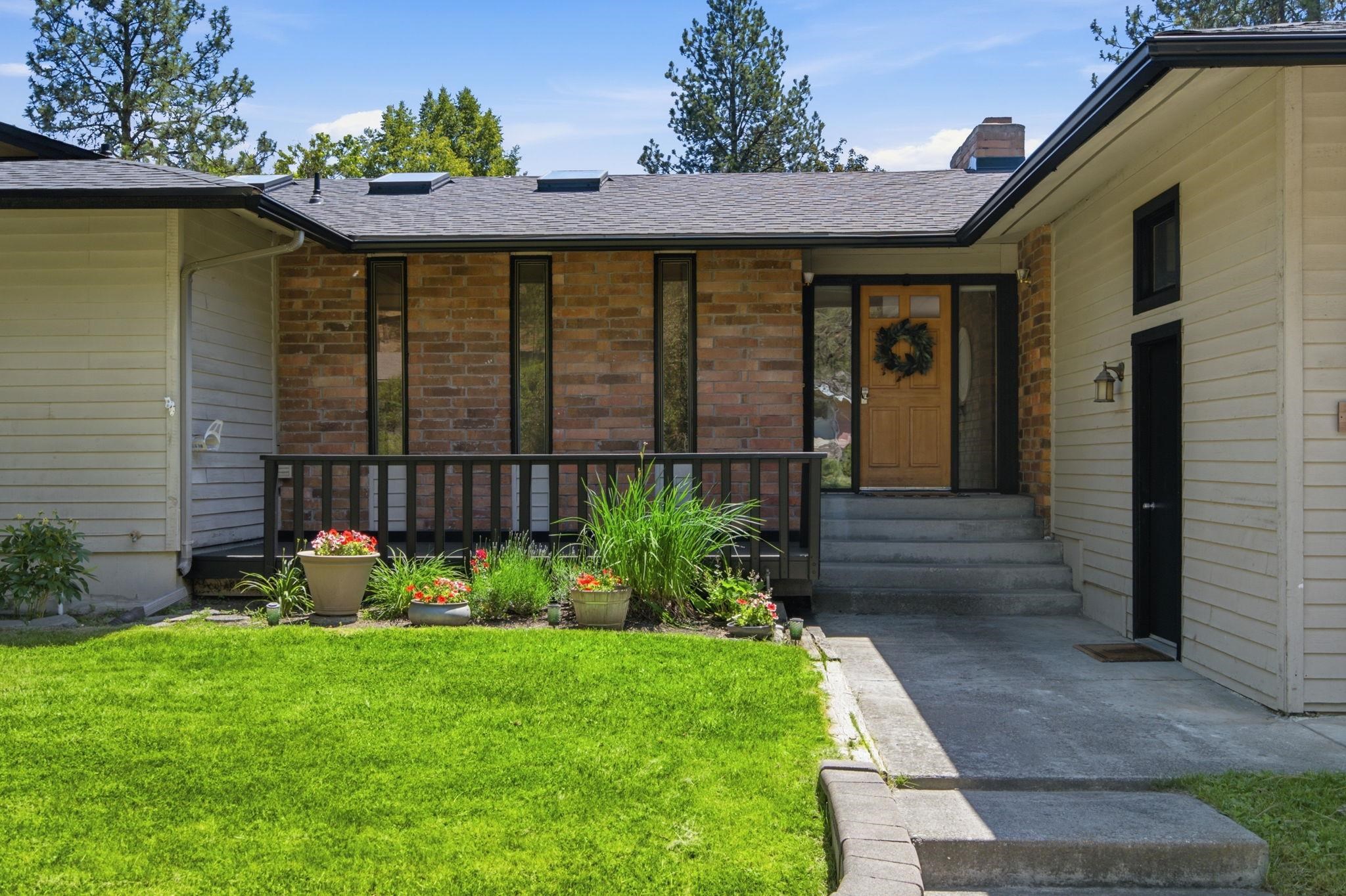 15310 North Cincinnati Street Spokane, WA 99208 - Photo 2 of 50