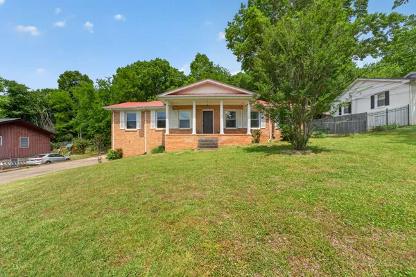 $344,900 | 621 Carmack Avenue, Carthage, TN 37030