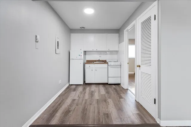 $1,195 | 6212 West 64th Place, Unit 203, Chicago, IL 60638