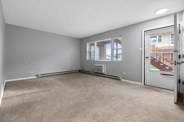 $1,195 | 6212 West 64th Place, Unit 203, Chicago, IL 60638