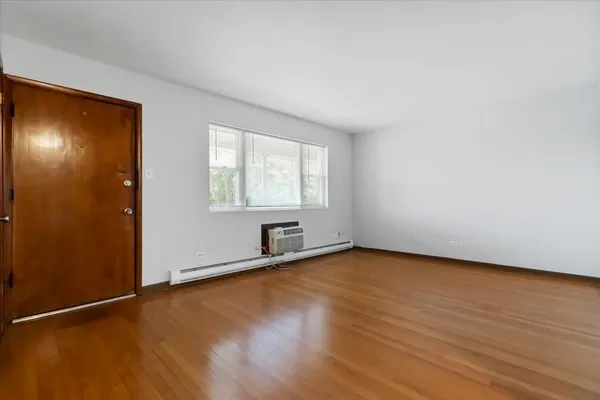 $1,195 | 6212 West 64th Place, Unit 203, Chicago, IL 60638