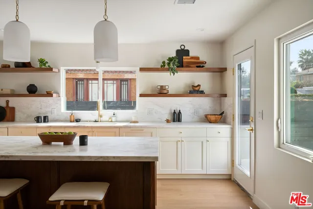 $1,199,000 | 4617 10th Avenue, Los Angeles, CA 90043