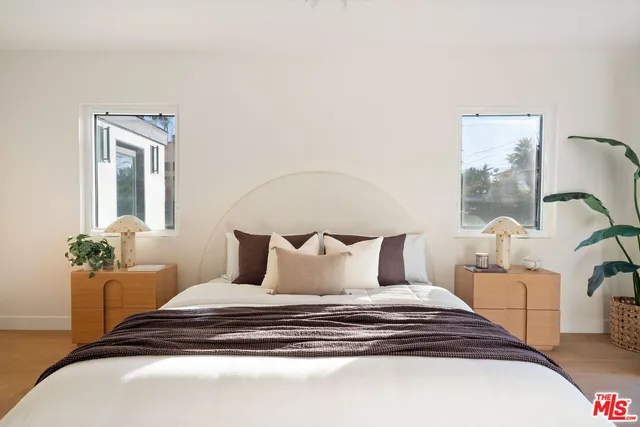 $1,199,000 | 4617 10th Avenue, Los Angeles, CA 90043