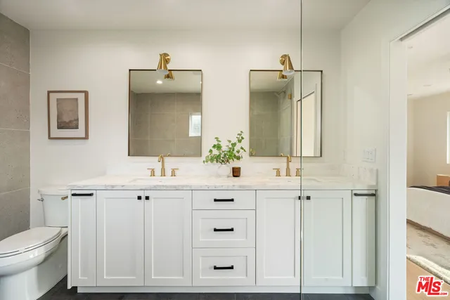 $1,199,000 | 4617 10th Avenue, Los Angeles, CA 90043