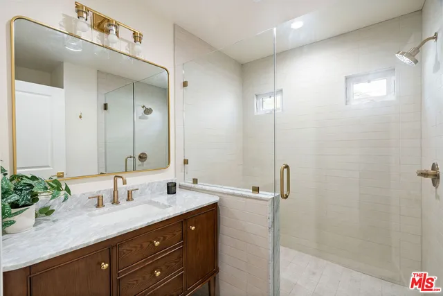 $1,199,000 | 4617 10th Avenue, Los Angeles, CA 90043