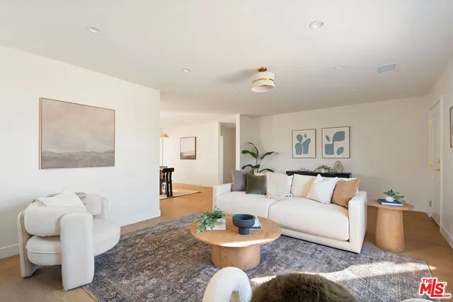 $1,199,000 | 4617 10th Avenue, Los Angeles, CA 90043