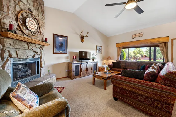 $565,900 | 2788 Chandelle Lane, Overgaard, AZ 85933