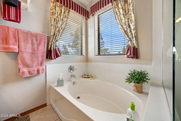 $565,900 | 2788 Chandelle Lane, Overgaard, AZ 85933