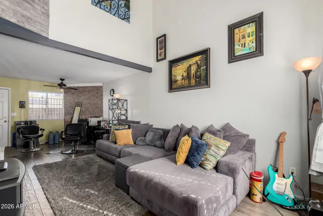 $300,000 | 406 East Pecan Road, Phoenix, AZ 85040