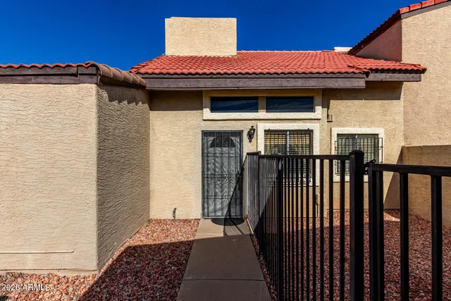 $300,000 | 406 East Pecan Road, Phoenix, AZ 85040