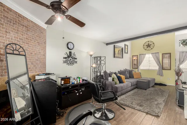 $300,000 | 406 East Pecan Road, Phoenix, AZ 85040