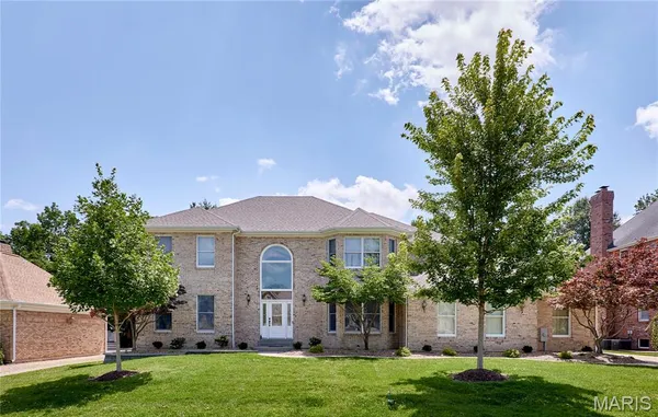 $799,900 | 16 Delacroix Place, St. Charles, MO 63303