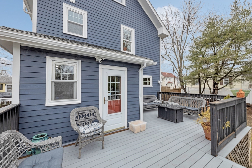 18 Hemlock Road Boston, MA 02132 - Photo 6 of 27
