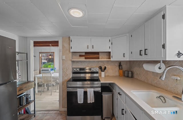 42 Noble Avenue Groton, CT 06340 - Photo 2 of 7