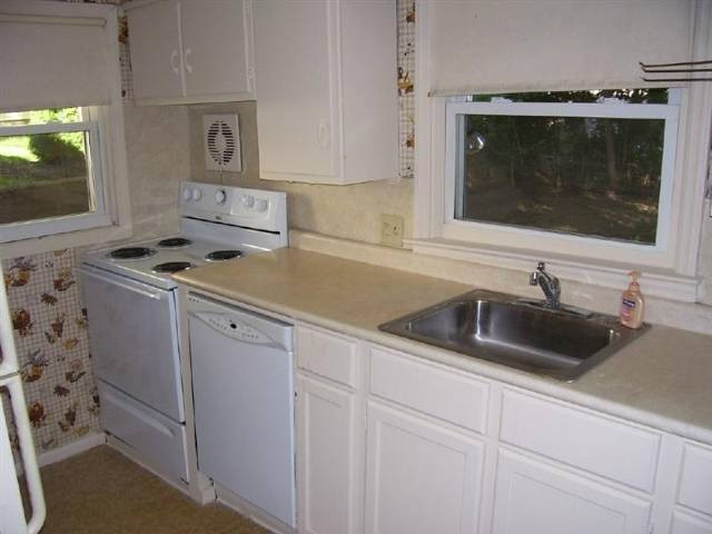 19 Southgate Road Colonie, NY 12211 - Photo 5 of 9 Photo 5