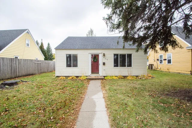 $139,000 | 1013 13th Street North, Moorhead, MN 56560