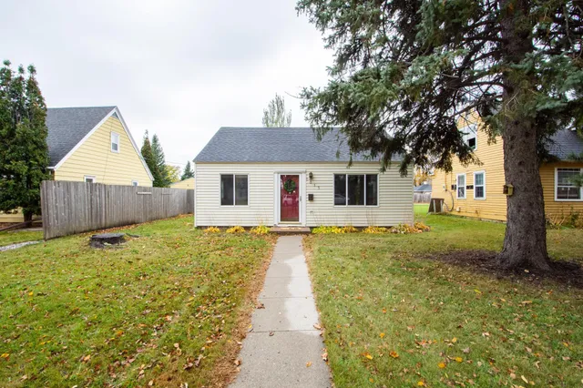$139,000 | 1013 13th Street North, Moorhead, MN 56560