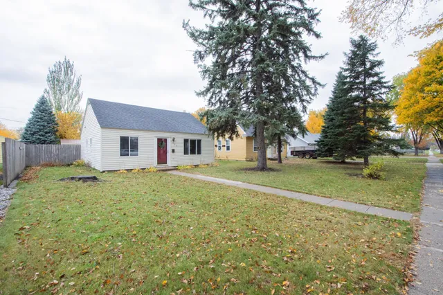 $139,000 | 1013 13th Street North, Moorhead, MN 56560