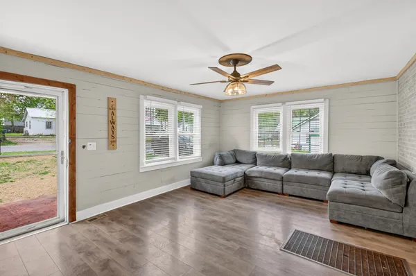 $214,900 | 715 Madison Street, Manchester, TN 37355