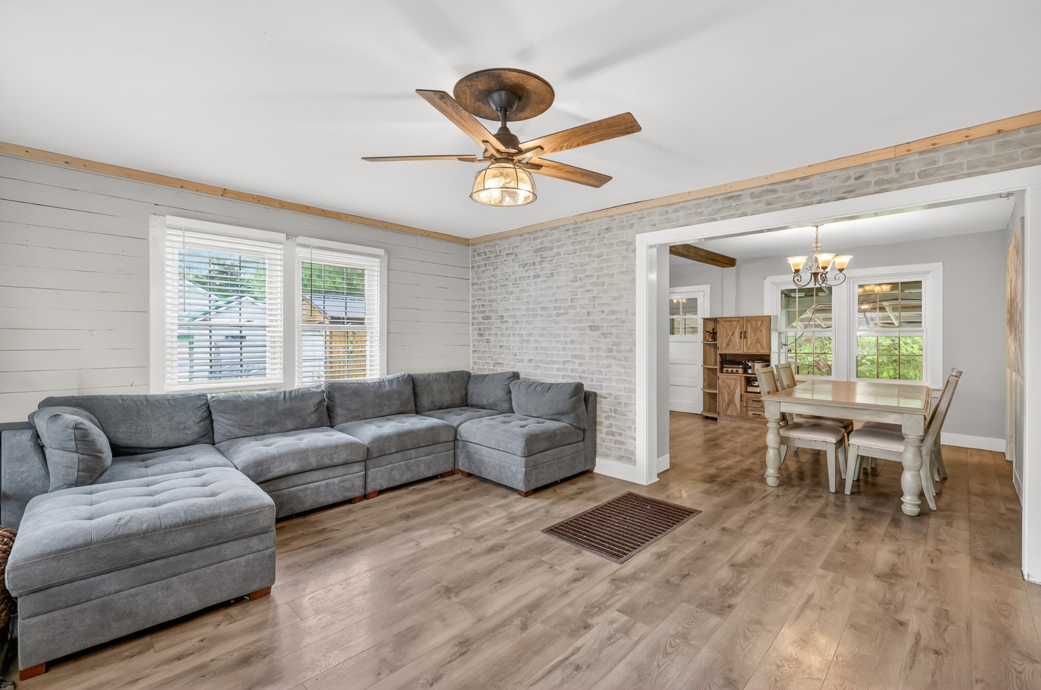 715 Madison Street Manchester, TN 37355 - Photo 2 of 23