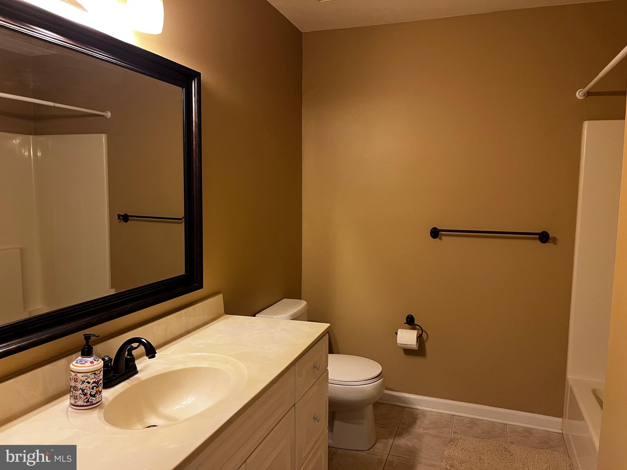 388 Hobson Place Blue Bell, PA 19422 - Photo 22 of 28 Large hall bath upstairs