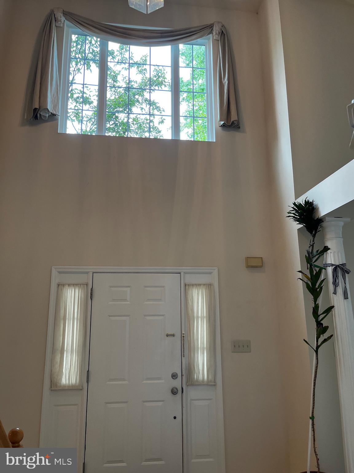 388 Hobson Place Blue Bell, PA 19422 - Photo 7 of 28 Foyer with marble flooring