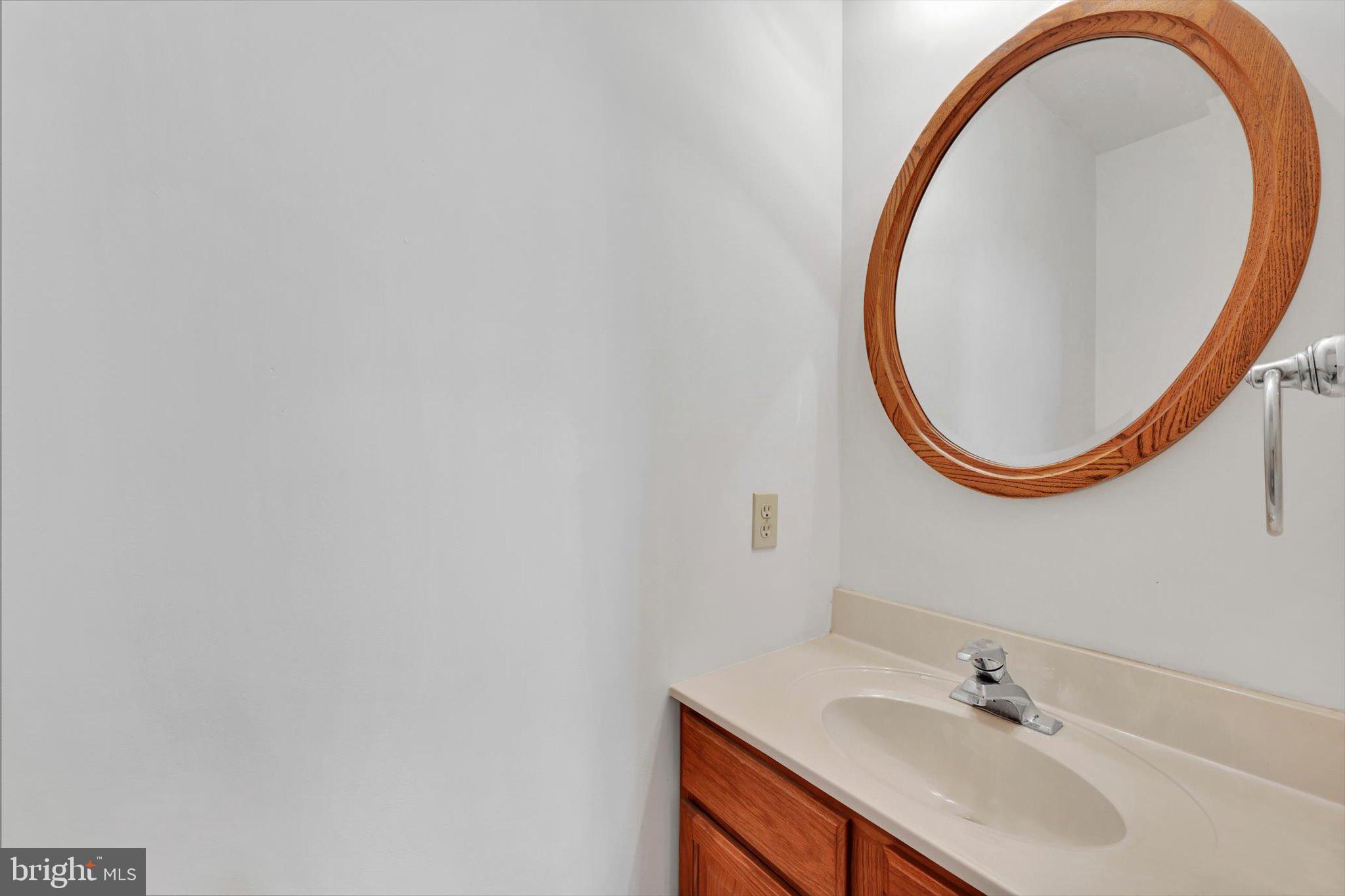 186 Riders Way Lebanon, PA 17042 - Photo 23 of 29 Powder Room