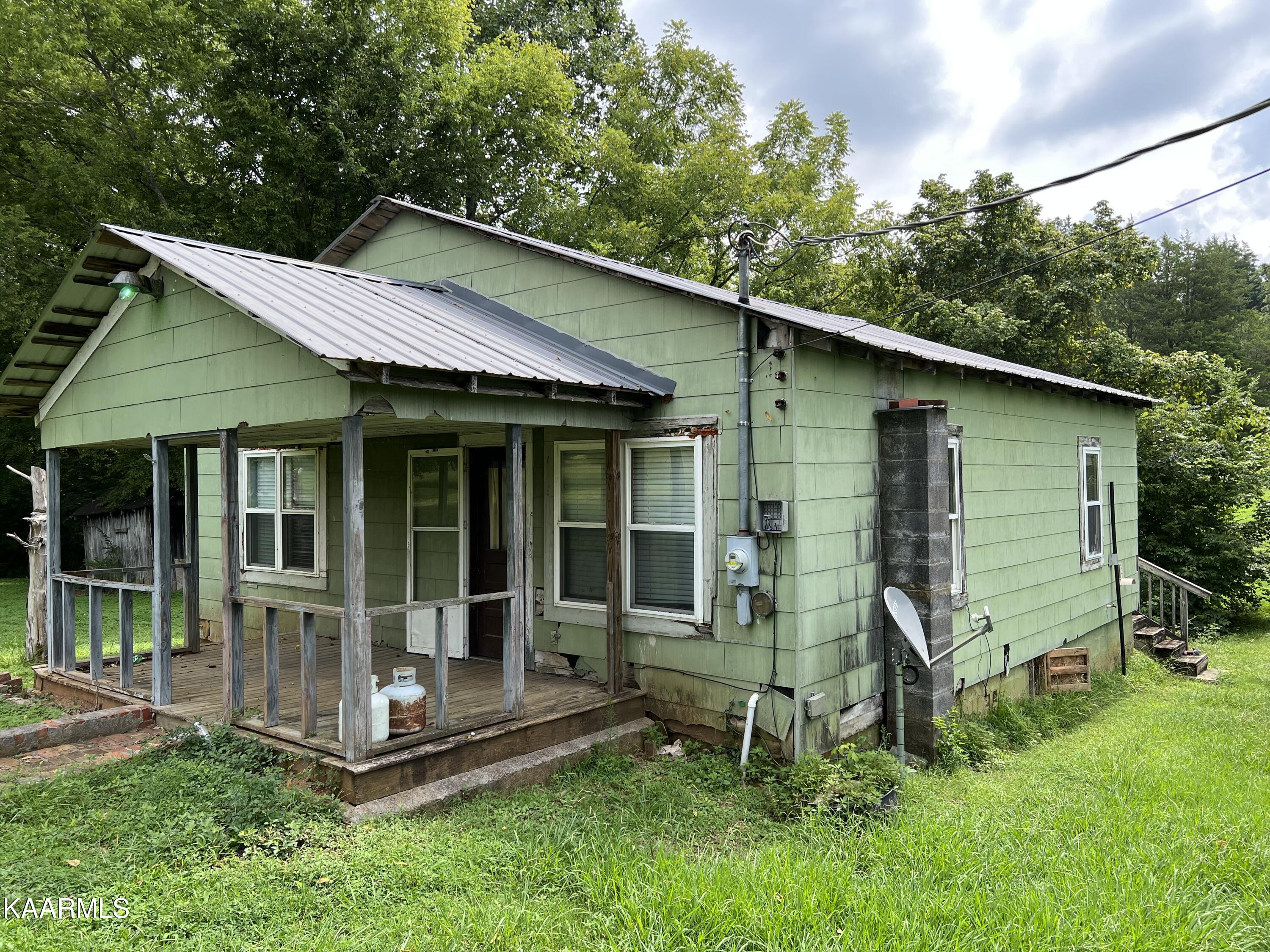 2843 Ellejoy Road Walland, TN 37886 - Photo 2 of 18 7D184A6A-5187-460E-AC7B-63AC703710B6