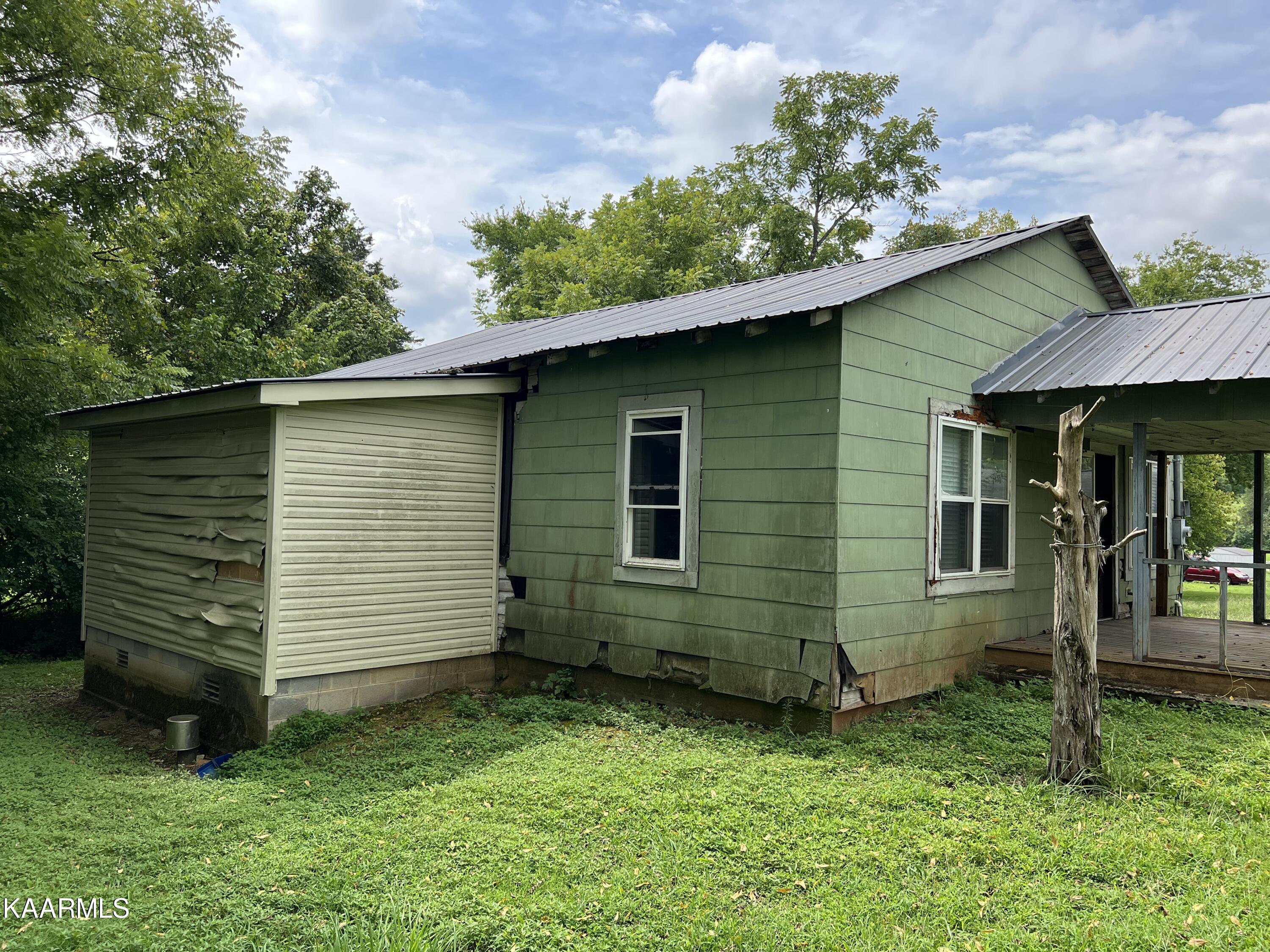 2843 Ellejoy Road Walland, TN 37886 - Photo 4 of 18 75E8864A-270A-4F5F-A1B4-EFA26EF480B4