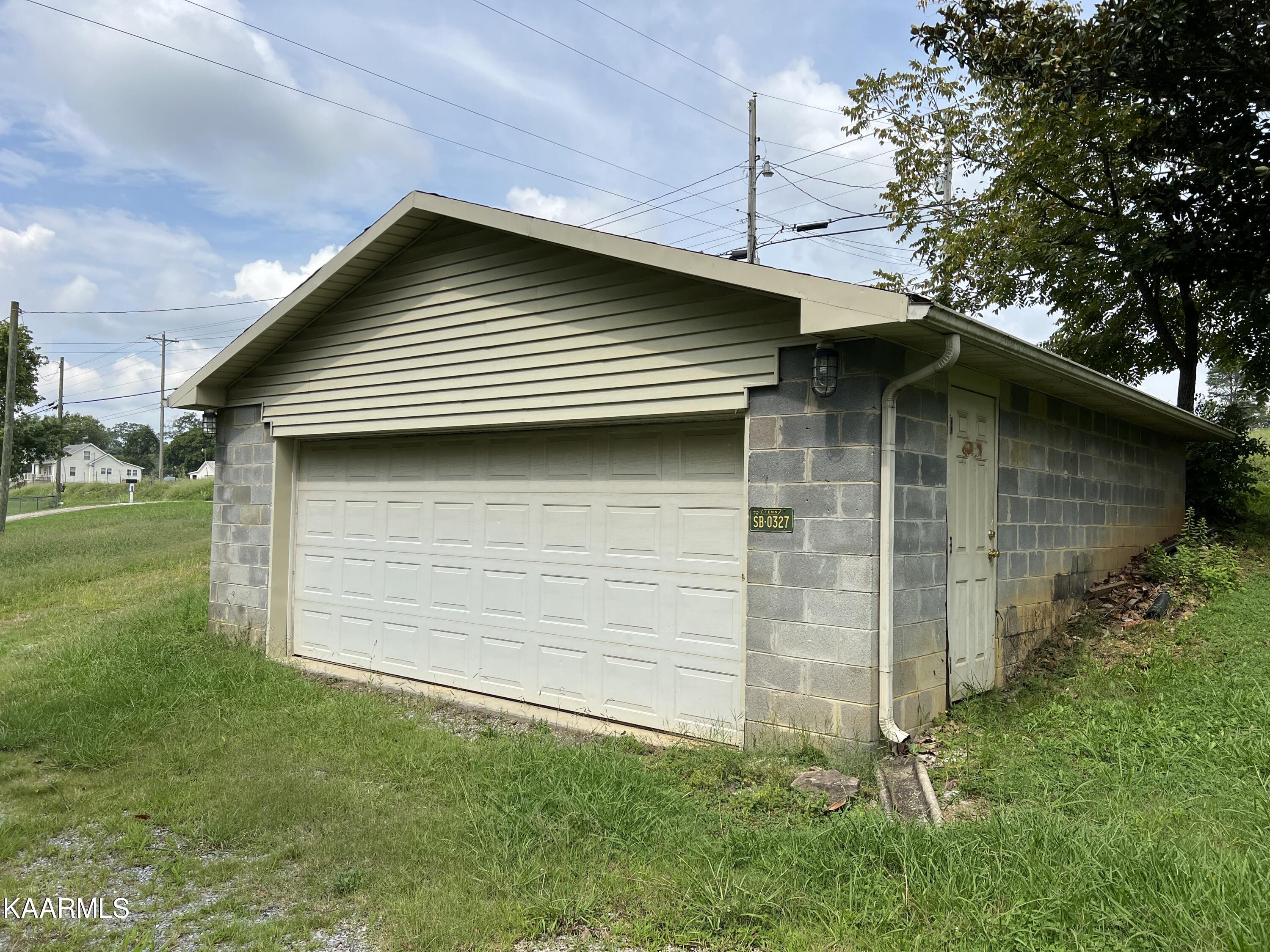 2843 Ellejoy Road Walland, TN 37886 - Photo 5 of 18 2A6642A2-AEBA-47BF-9A99-5E8793D9CCF7