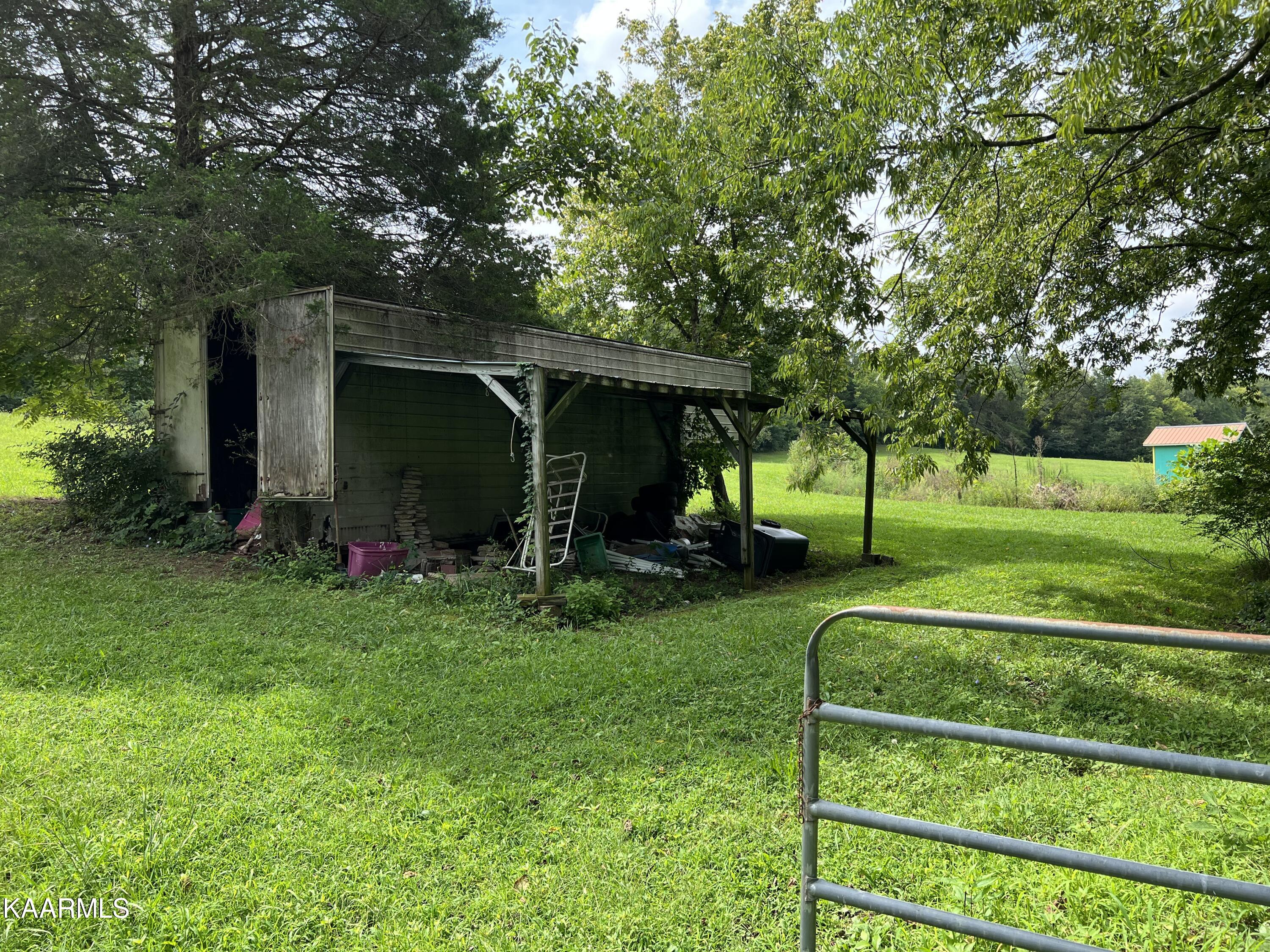 2843 Ellejoy Road Walland, TN 37886 - Photo 7 of 18 AA7379C8-C0D5-4E92-8520-98F04756C1BB